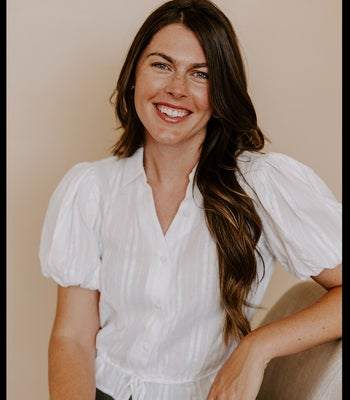 Portrait of Abby Miller, Real Estate Agent.